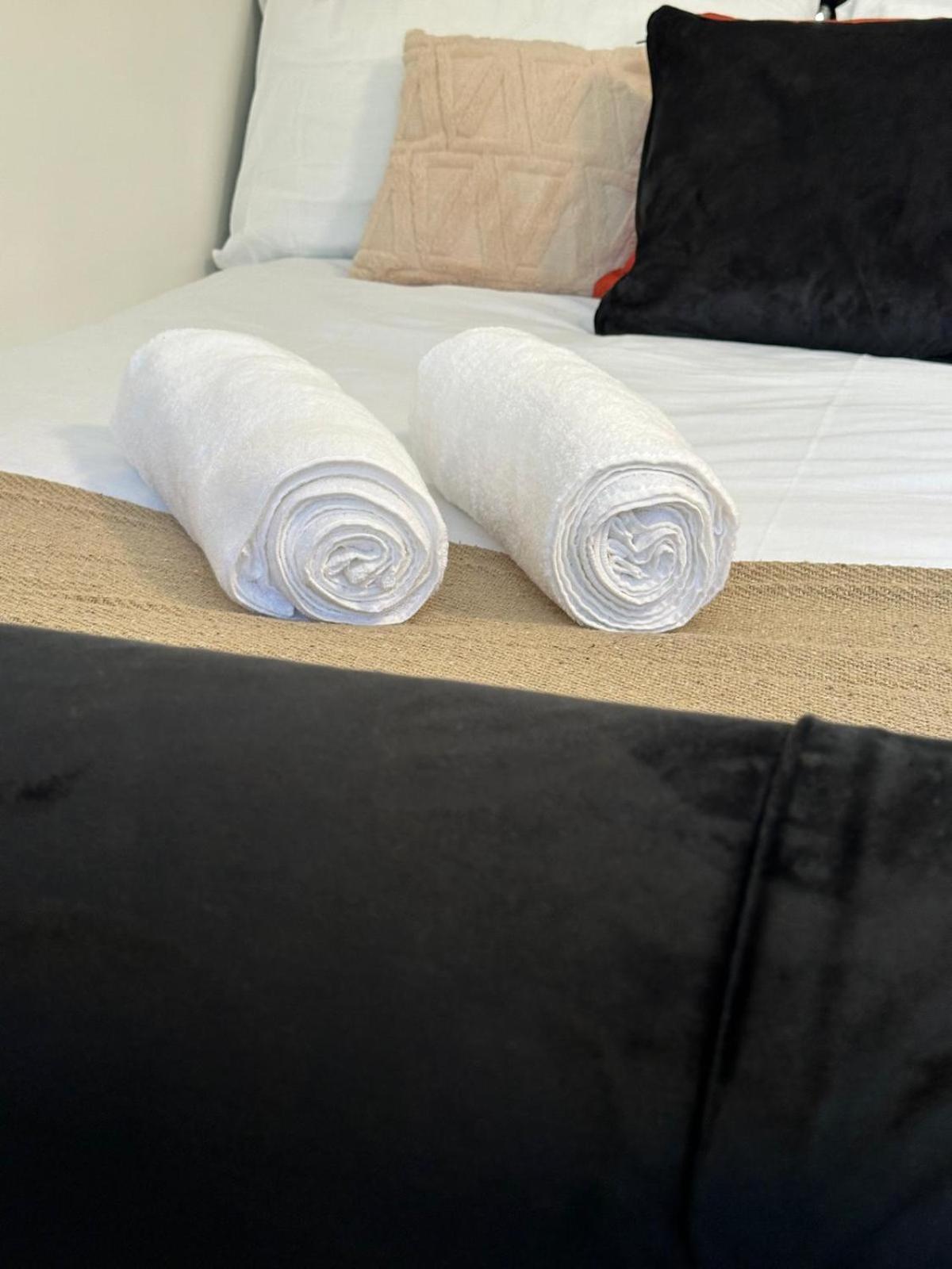 Shm Stays Ensuite Rooms Great For Long Term Stays & Short Stays 15 Min Drive To City Centre & Airport 5 Min Walk To Shops And Train Station 10 Mins To High Street Birmingham Exterior foto